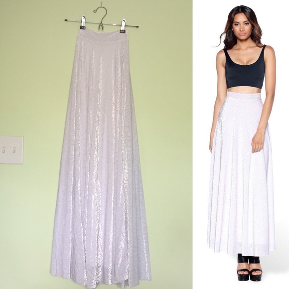 BM Burn velvet white maxi skirt