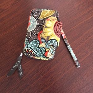 Vera Bradley smartphone wristlet for iPhone 6