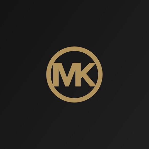 Meet your Posher, @LanaBellaCloset “Sunny” - Picture 7 of 8