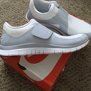 Nike Free Socfly White/Gray 11.5