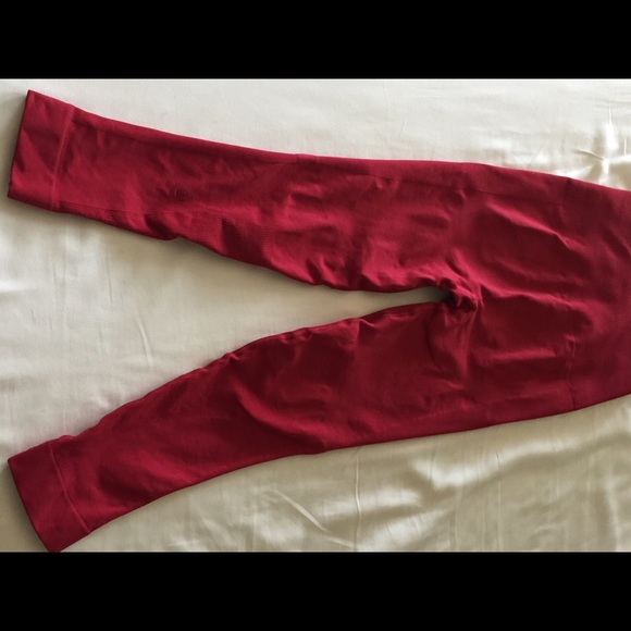 Lululemon - Red Crop Leggings