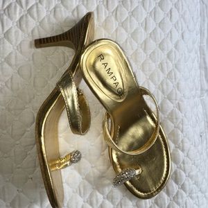 Gold kitten heel rhinestone toe sz 6 sandal