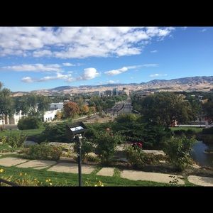 Meet your Posher, Andrea