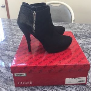 Gorgeous Guess platform boot heels