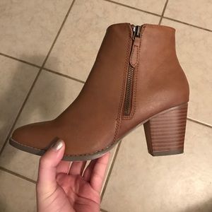 BRAND NEW WITH BOX. Boutique Booties size 7.