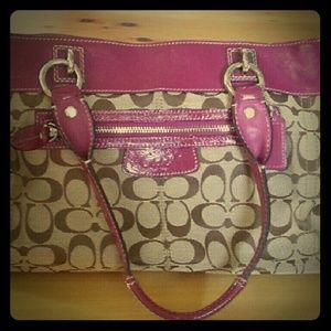 Medium-sized coach purse