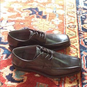Men's dress shoes NWOT