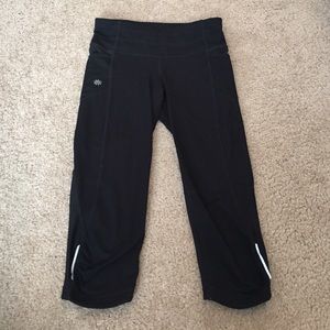 ATHLETA CROPPED LEGGINGS