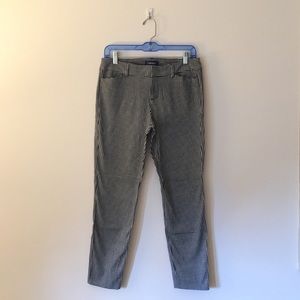 NWOT Old Navy Pixie b&w mid-rise ankle pants