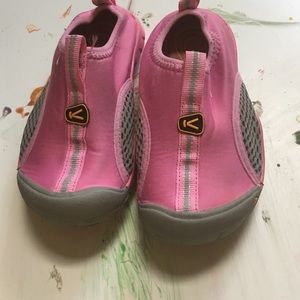 Size 9 keen shoes GUC