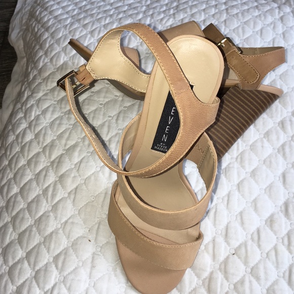 Steve Madden sz 6.5 new soft camel suede heels - Picture 1 of 3