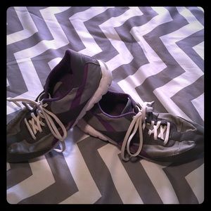 Reebok lightweight running shoes