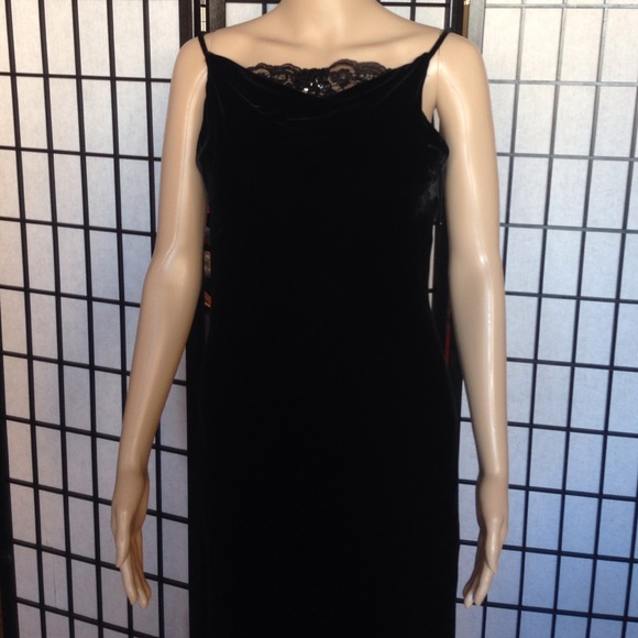 Classy Black Dress - Long