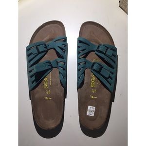 Teal Birkenstocks, Granada