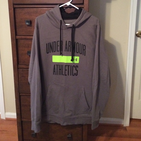 UNDER ARMOUR XL SWEAT SHIRT