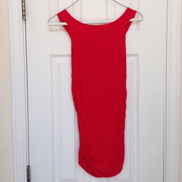 Body central red tank top - Picture 3 of 3