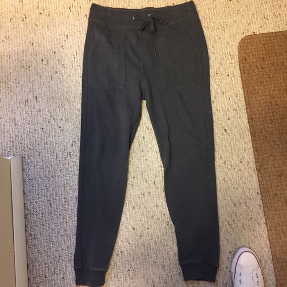 Joggers - Picture 2 of 3