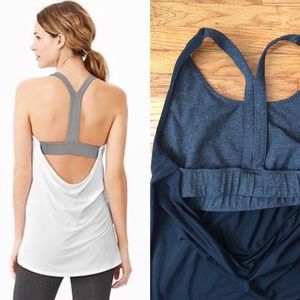 Gap Fit BLACK top with built in gray bra M