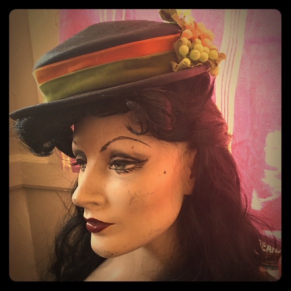 Amazing navy vintage hat with velvet ribbonUNIQUE!