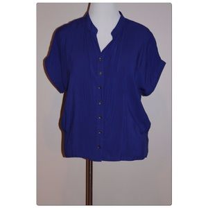 🆕 antilia femme Button Down Top NWT