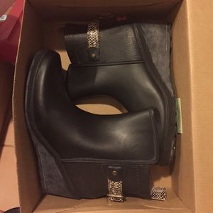 Rain boots size 6