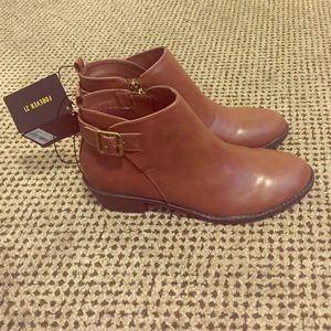 Super cute fall booties!