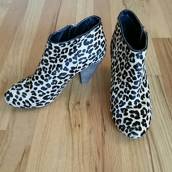 Urban Outfitters  Leopard Ankle Boots