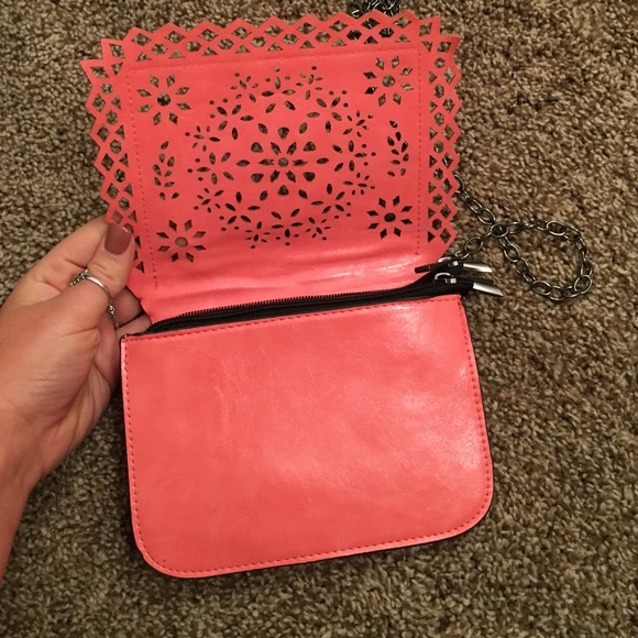 cross body purse - Picture 3 of 4