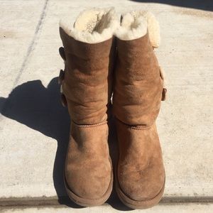 Triple Bailey Button UGG's (bundle discount opt)