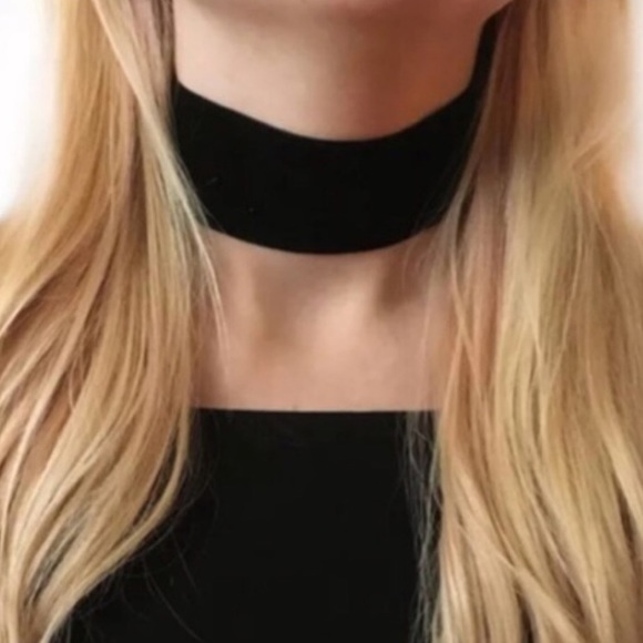 Jewelry - Velvet Choker