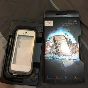 LIFEPROOF CASE FOR iPHONE 5C