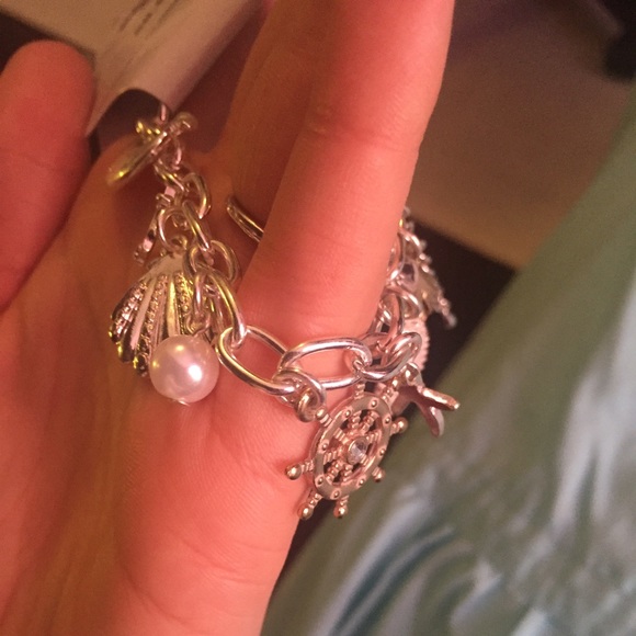 Charm bracelet - Picture 2 of 2