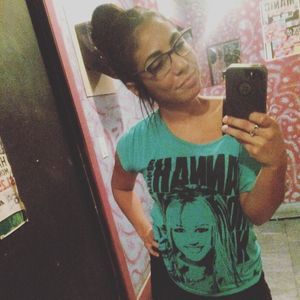 Meet your Posher, Laura