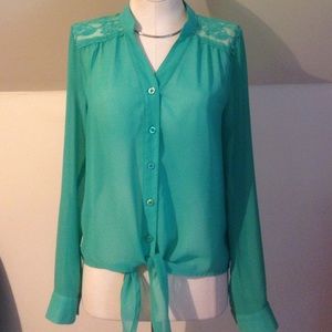 🍀St Patrick's Day 🍀Green blouse🍀SALE!!!