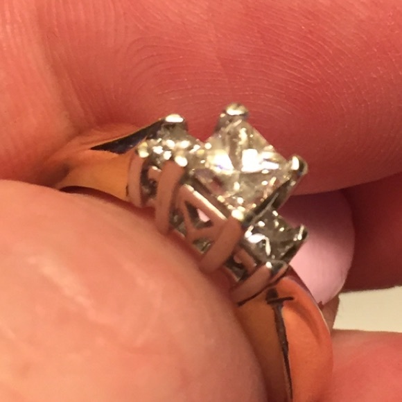 Diamond ring - Picture 3 of 4