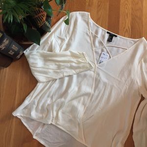 SIZE L • NWT • F O R E V E R 21  T O P