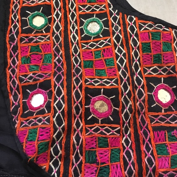SOLD Beautiful Rajasthan style vest - Picture 4 of 4