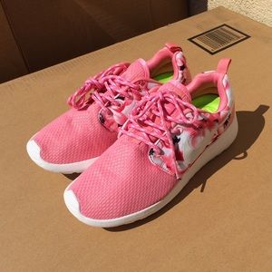 Nike Floral Roshes 🌸