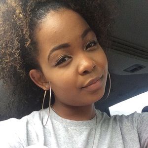 Meet your Posher, Whitney