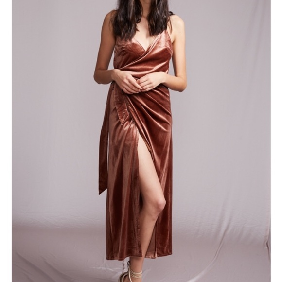 Jerry hall velvet wrap dress from Lioness Fahion✨