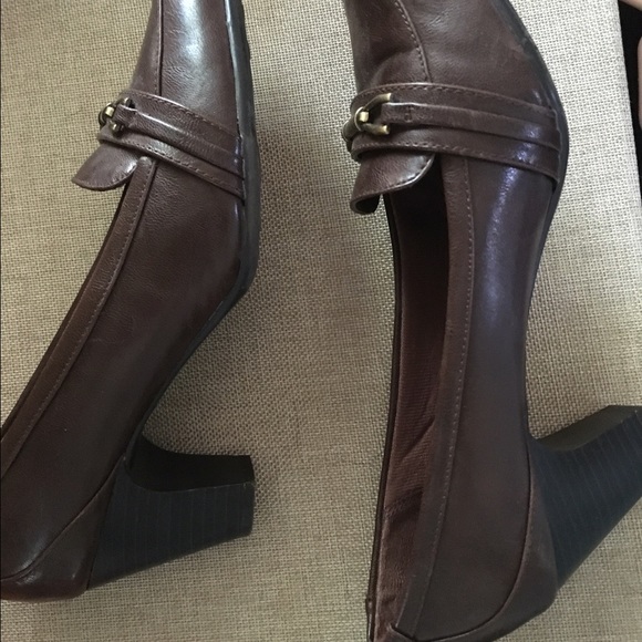 Size 9 dress shoe
