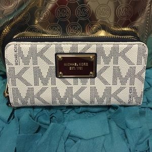 MK wallet