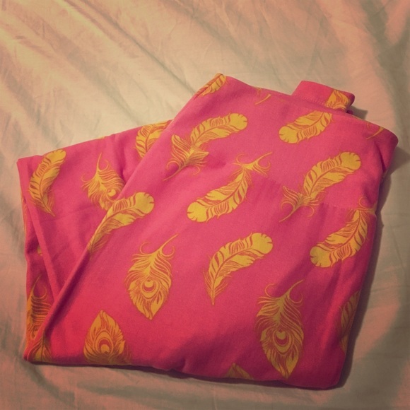Lularoe feather buttery soft leggings