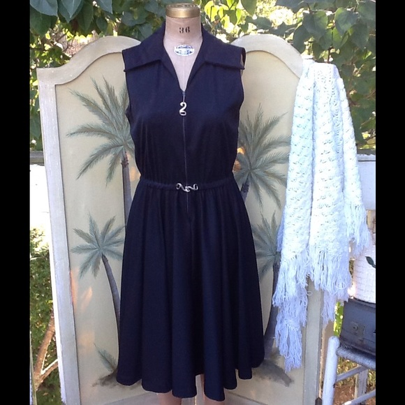 PERFECT LITTLE BLACK DRESS... - Picture 2 of 4