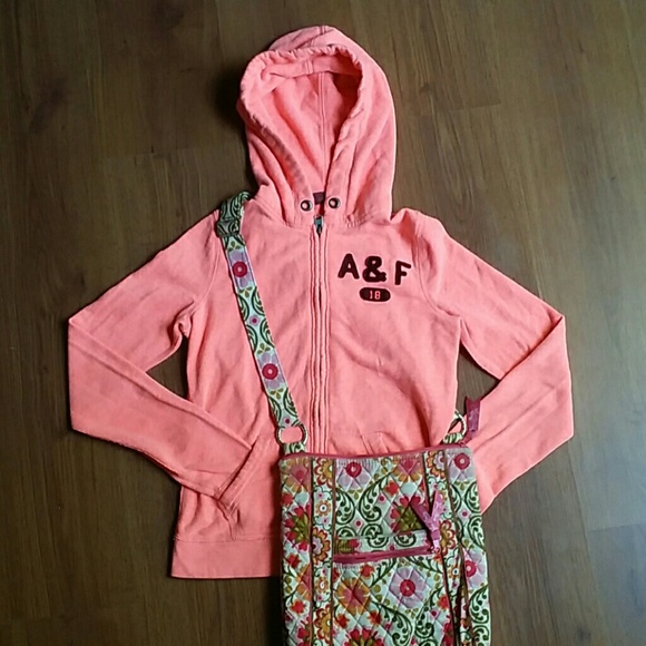 ✔Abercrombie & Fitch zippered sweater