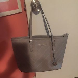 Michael Kors jet set tote