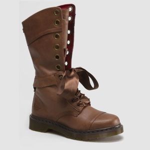 DR.MARTENS! GET THEM NOW!!!!!!