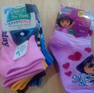 8 pair of days if the week socks and Dora inf/tod