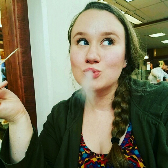 Meet your Posher - Picture 3 of 4