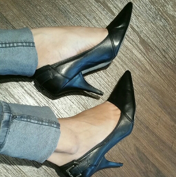 Nicole Miller Black leather heels